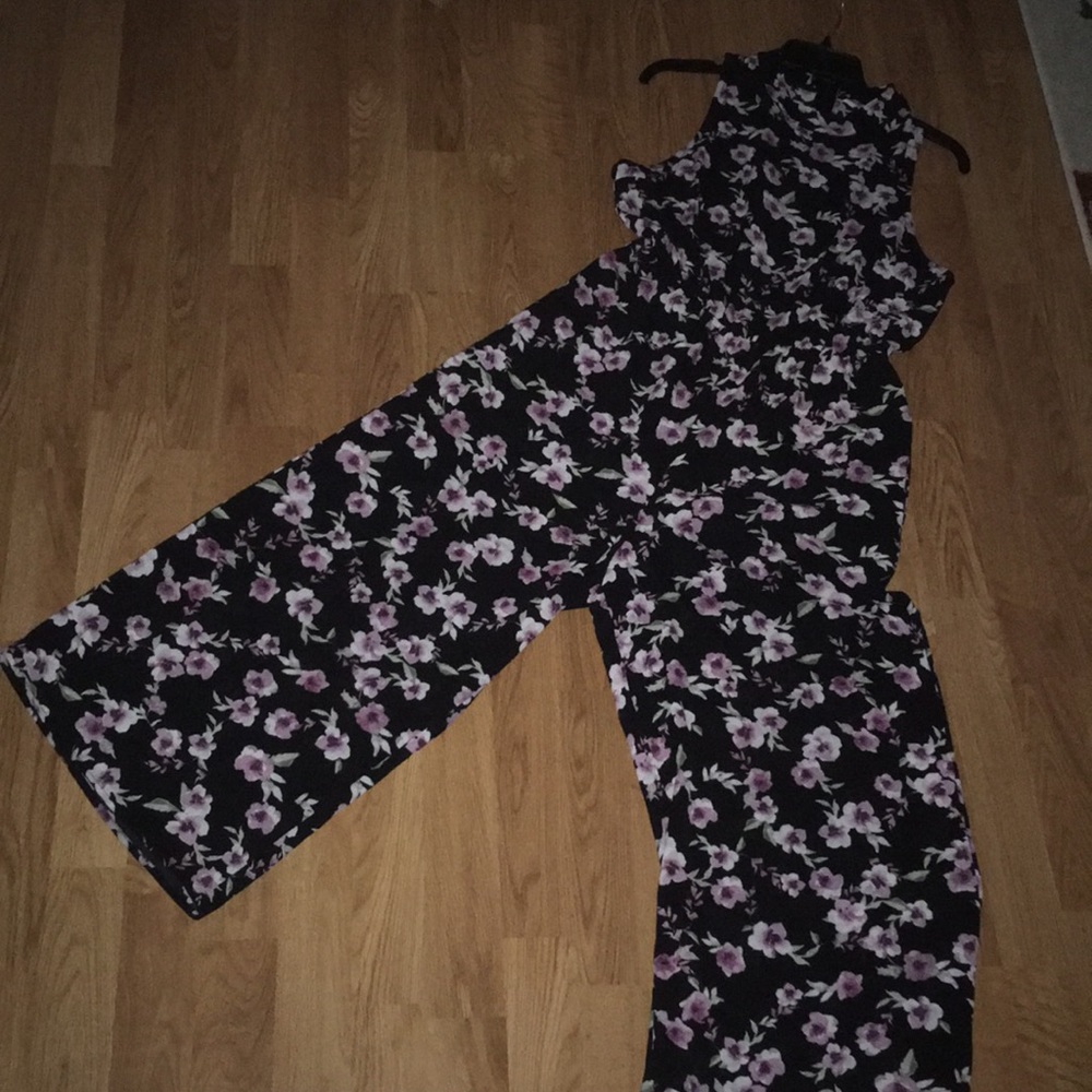 (An) slip-on flower jumpsuit
